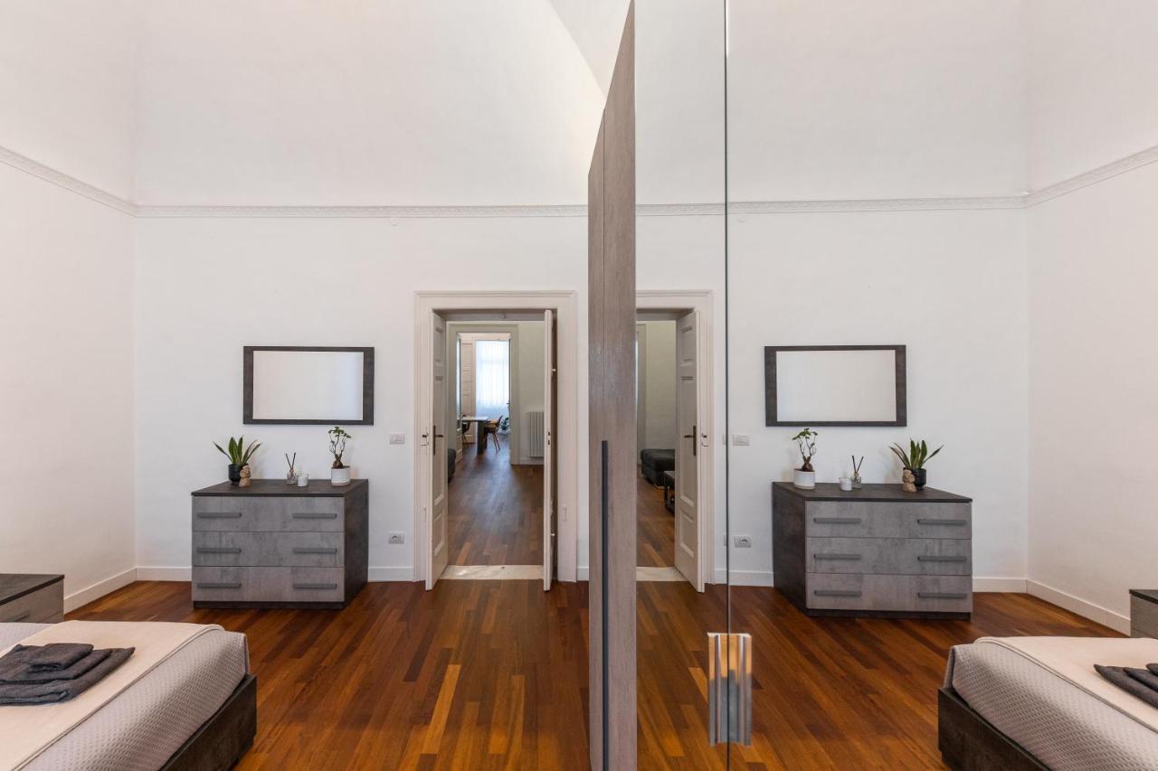 Apartamento Casa Dei Visionari Bari Exterior foto